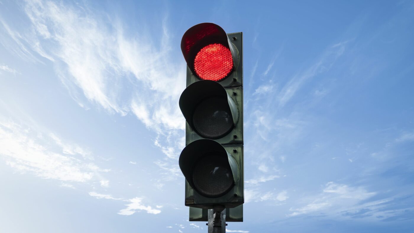 contestation amende feu rouge